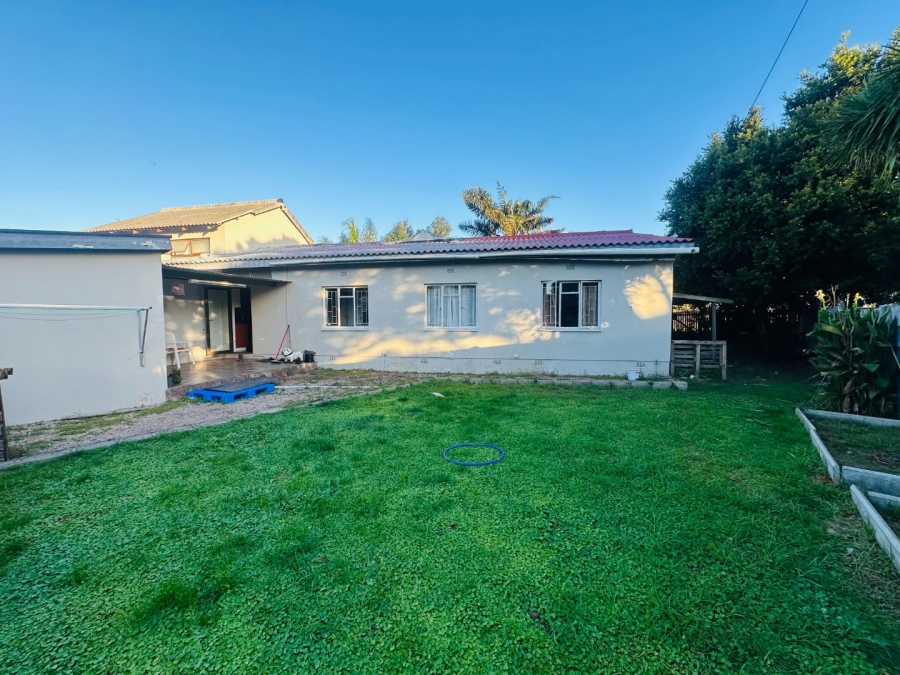 To Let 3 Bedroom Property for Rent in Loerie Park Western Cape